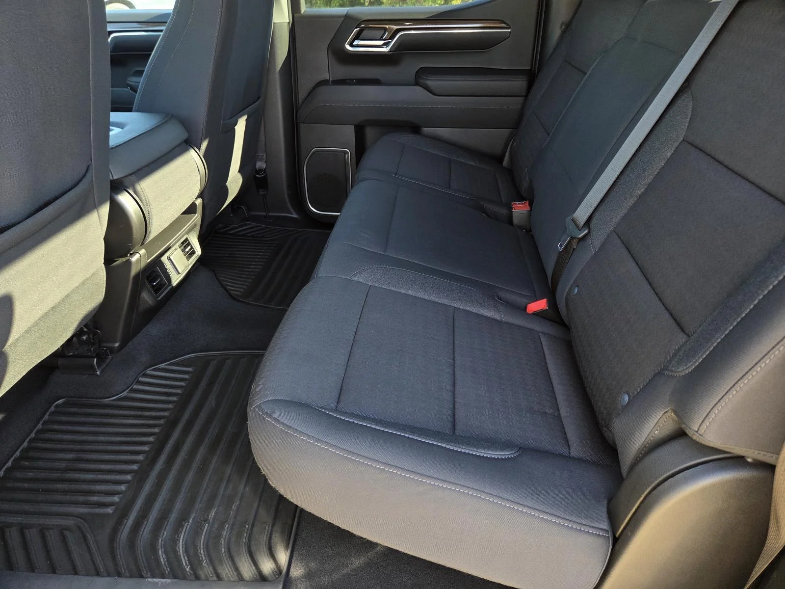 Used 2024 Sterling Gray Metallic Chevrolet LT image 31