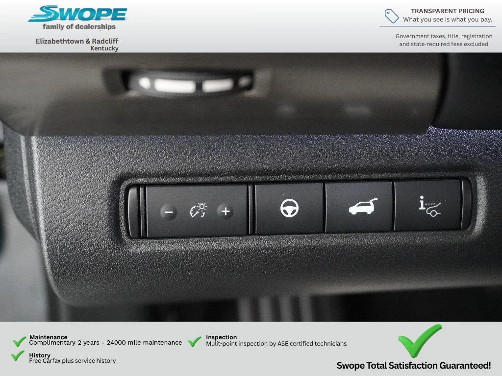 Used 2025 Obsidian Green Pearl Nissan Platinum image 17
