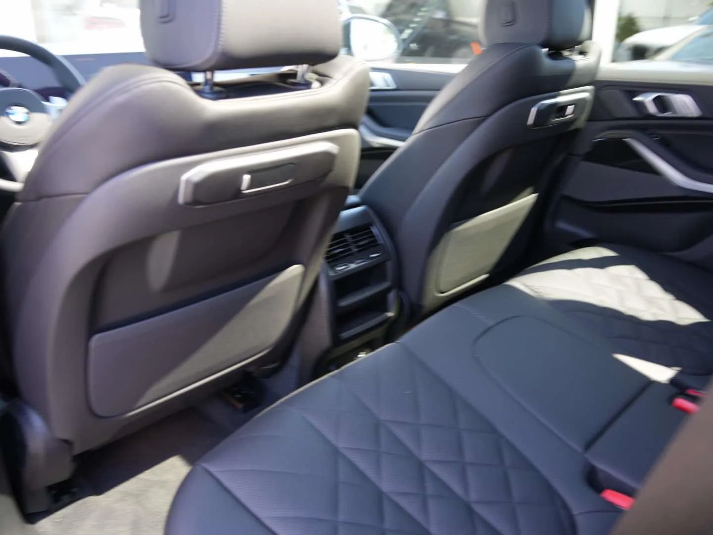 New 2026 Dravit Grey Metallic BMW sDrive40i image 7