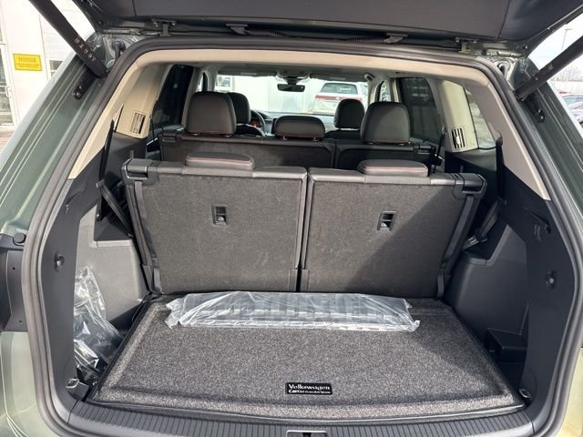 New 2026 Avocado Green Volkswagen 2.0T Peak Edition image 10