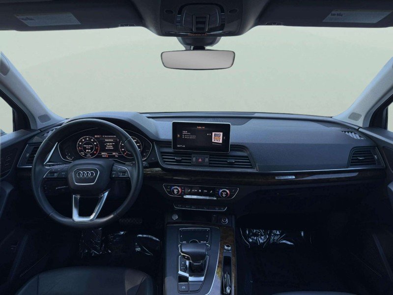 Used 2018 Florett Silver Metallic Audi Premium Plus image 9