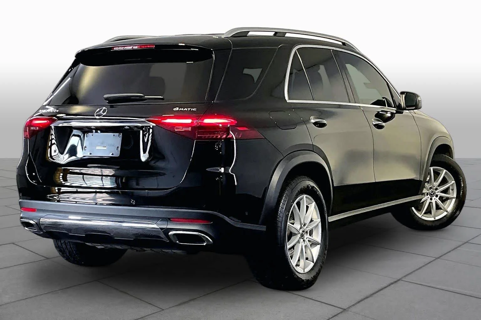 Used 2024 Black Mercedes-Benz GLE 450e Plug-In Hybrid image 13