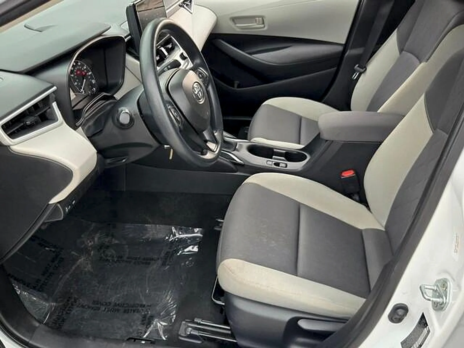 Used 2024  Toyota LE image 10