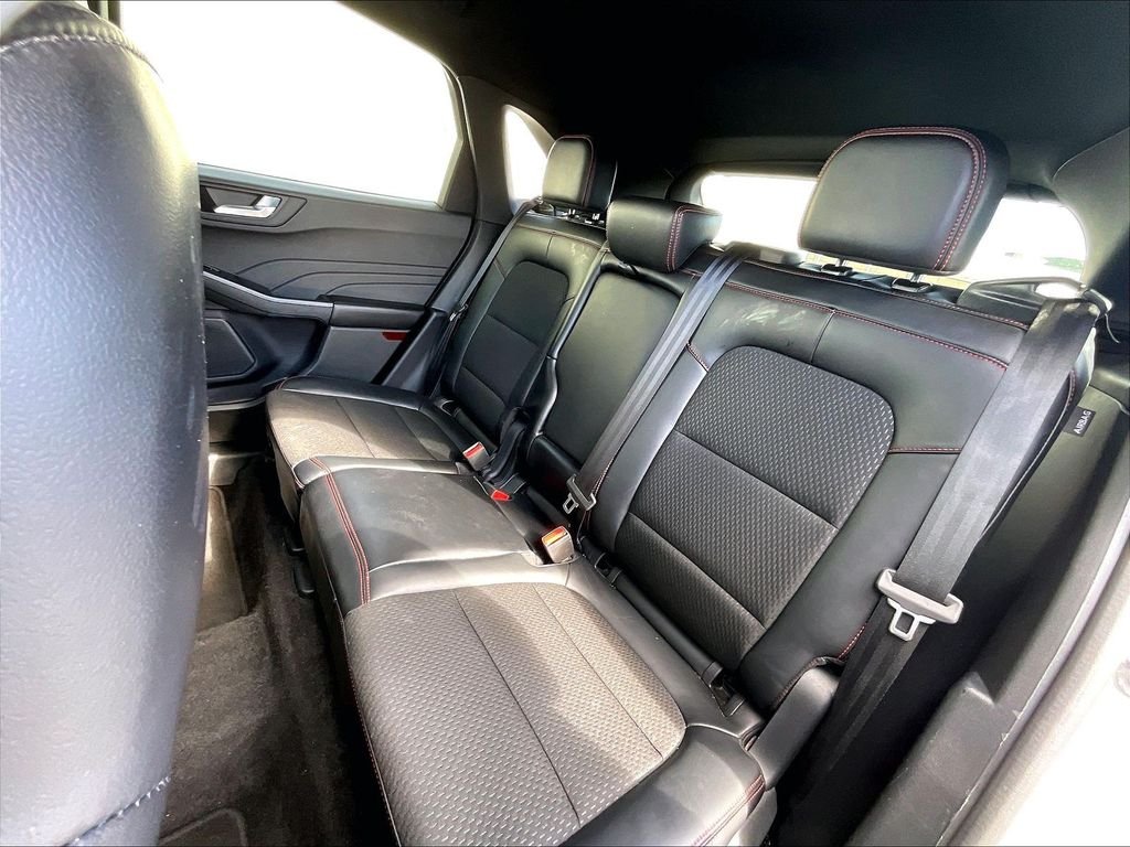 Used 2025 Silver Metallic Ford ST-Line image 15
