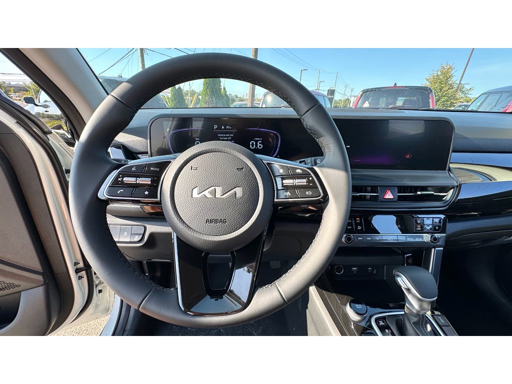 New 2026 Snow White Pearl Kia S image 10
