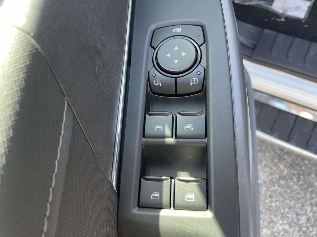 New 2026 Oxford White Ford XLT image 16