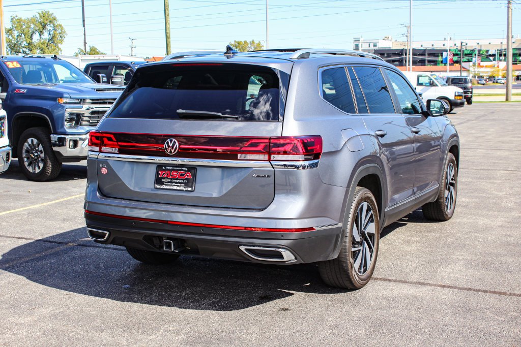 Used 2024 Gray Volkswagen 2.0T SEL image 10