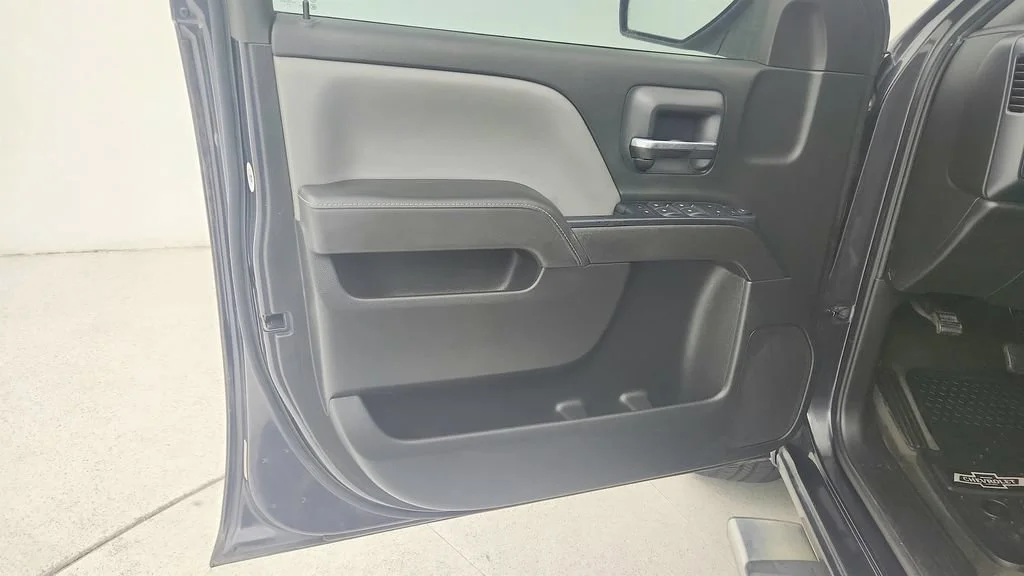 Used 2015 TUNGSTEN METALLIC Chevrolet LS image 20