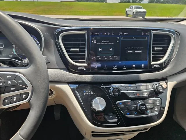 Used 2024 Red Chrysler Touring L image 17