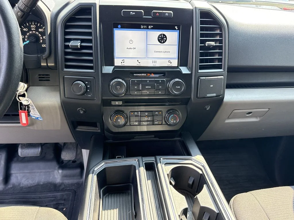 Used 2018 Blue Ford XL image 15