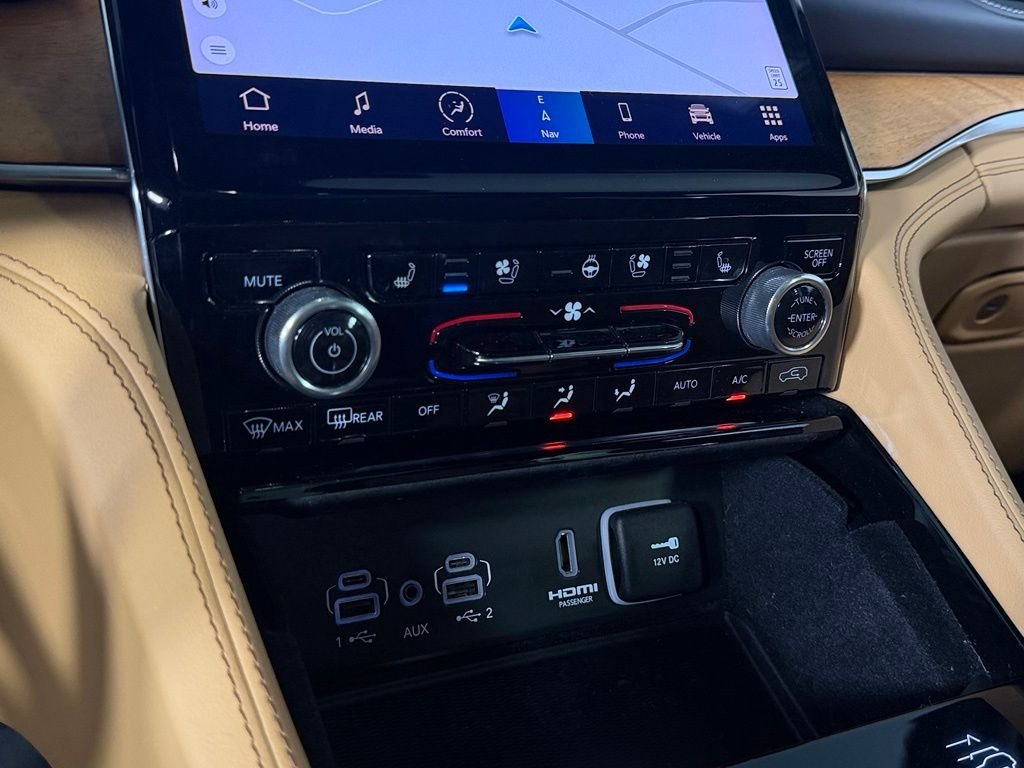 Used 2022 Black Jeep Summit Reserve image 32