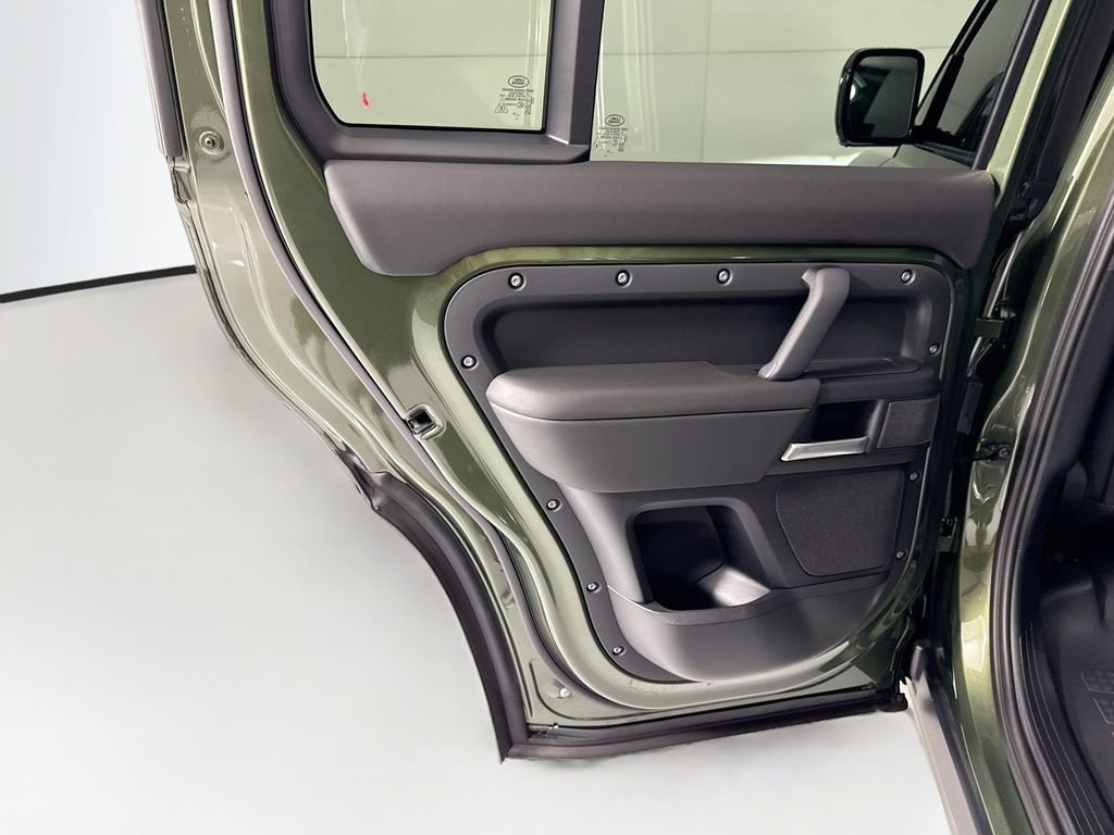 New 2026 Woolstone Green Land Rover S image 26