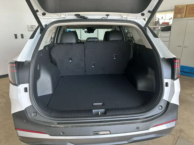 New 2026 Glacial White Pearl Kia EX image 22