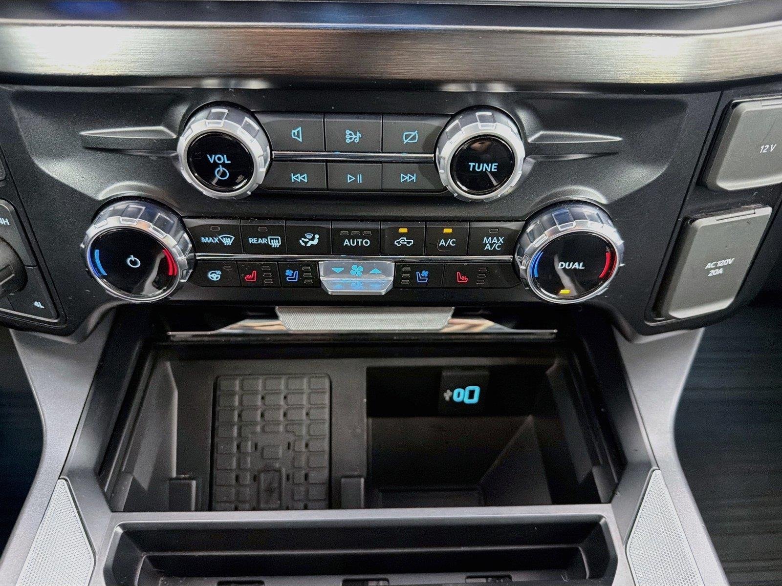 Used 2024 Glacier Gray Metallic Tri-Coat Ford LARIAT image 19
