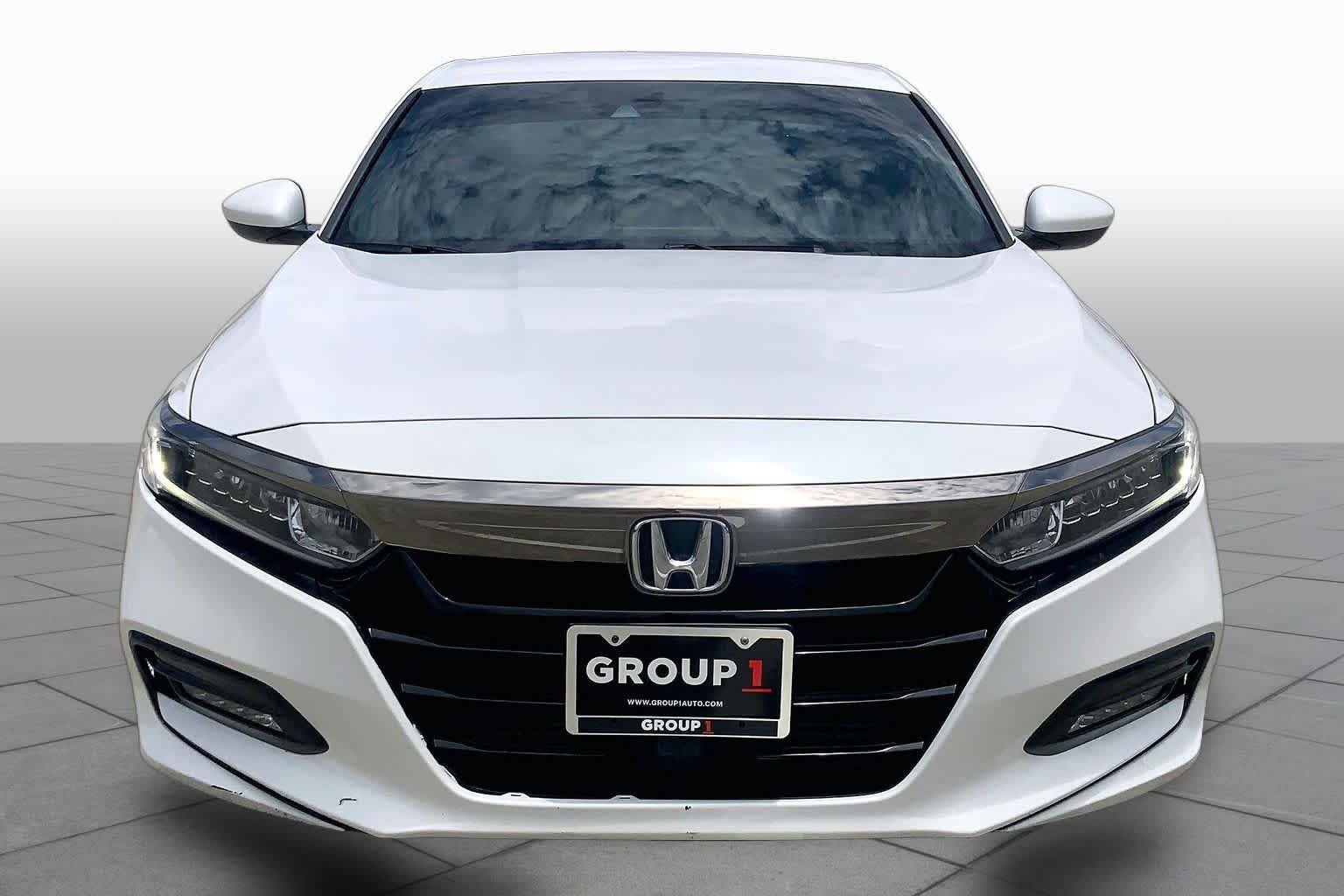 Used 2018 Platinum White Pearl Honda Sport 1.5T image 4