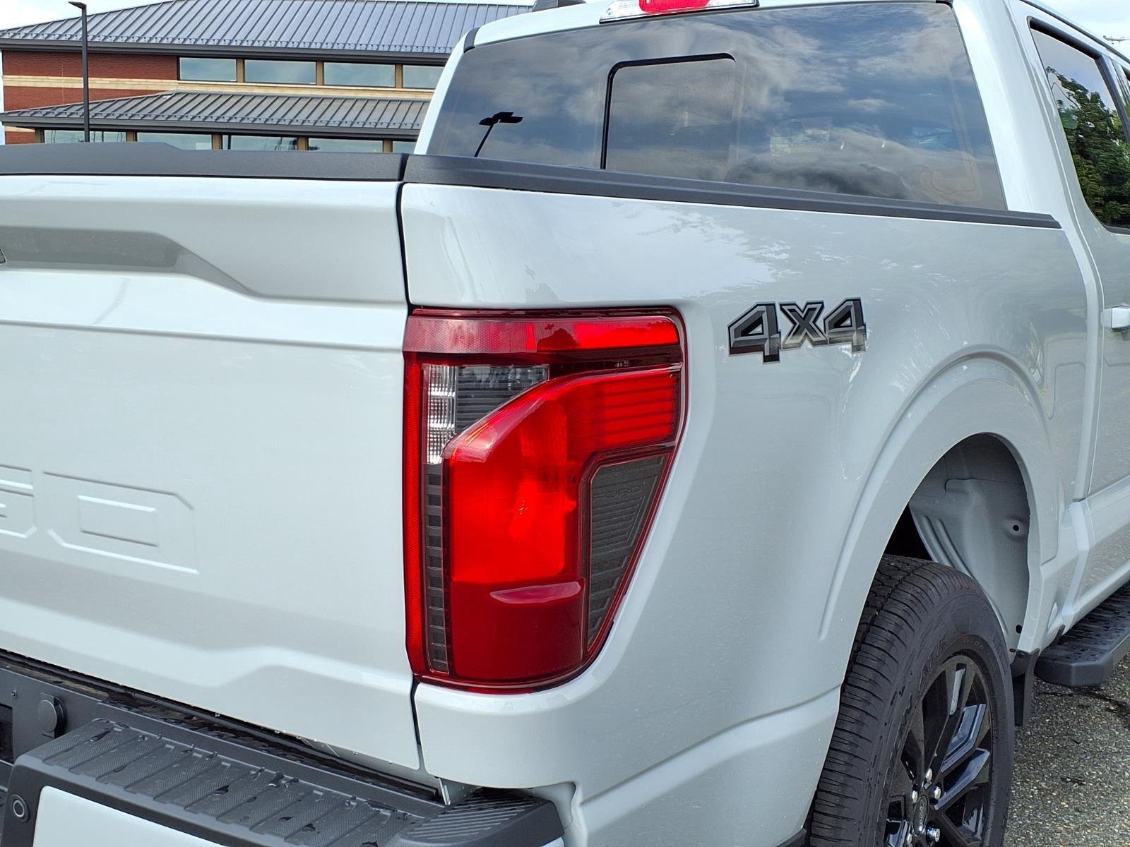 New 2026 Avalanche Ford XLT image 17