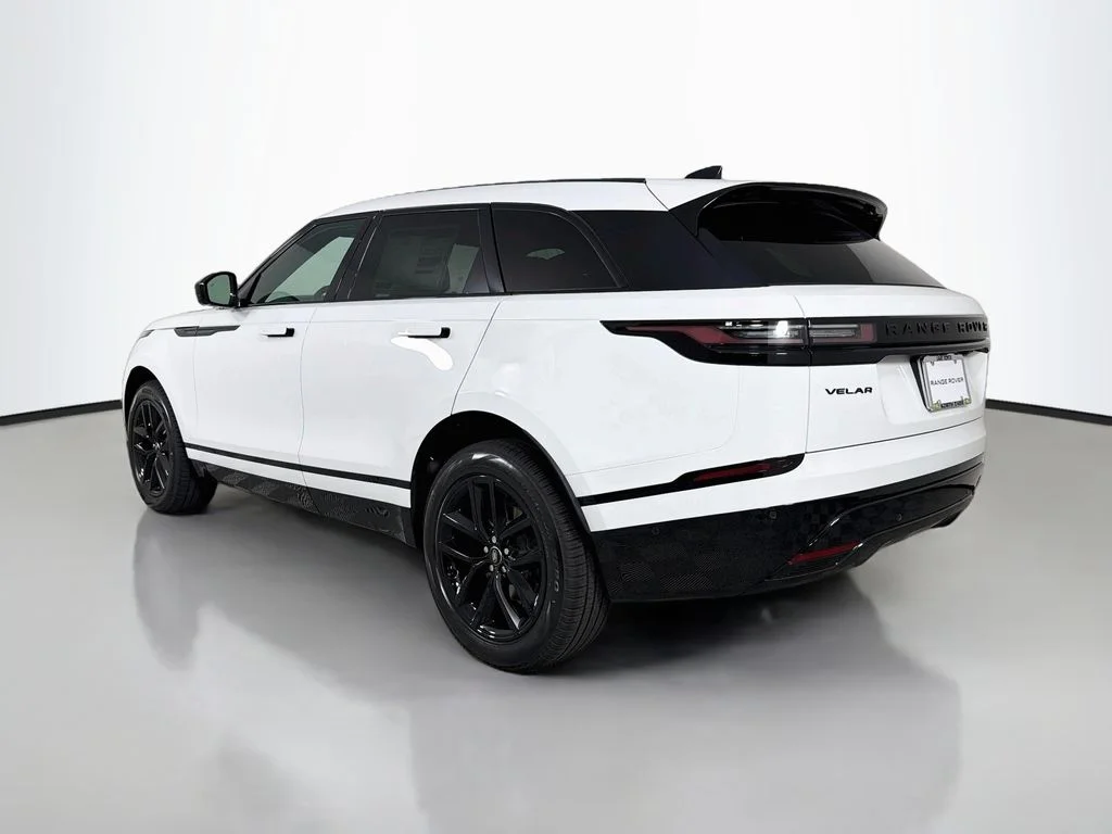 New 2026 Fuji White Land Rover P250 Base image 7