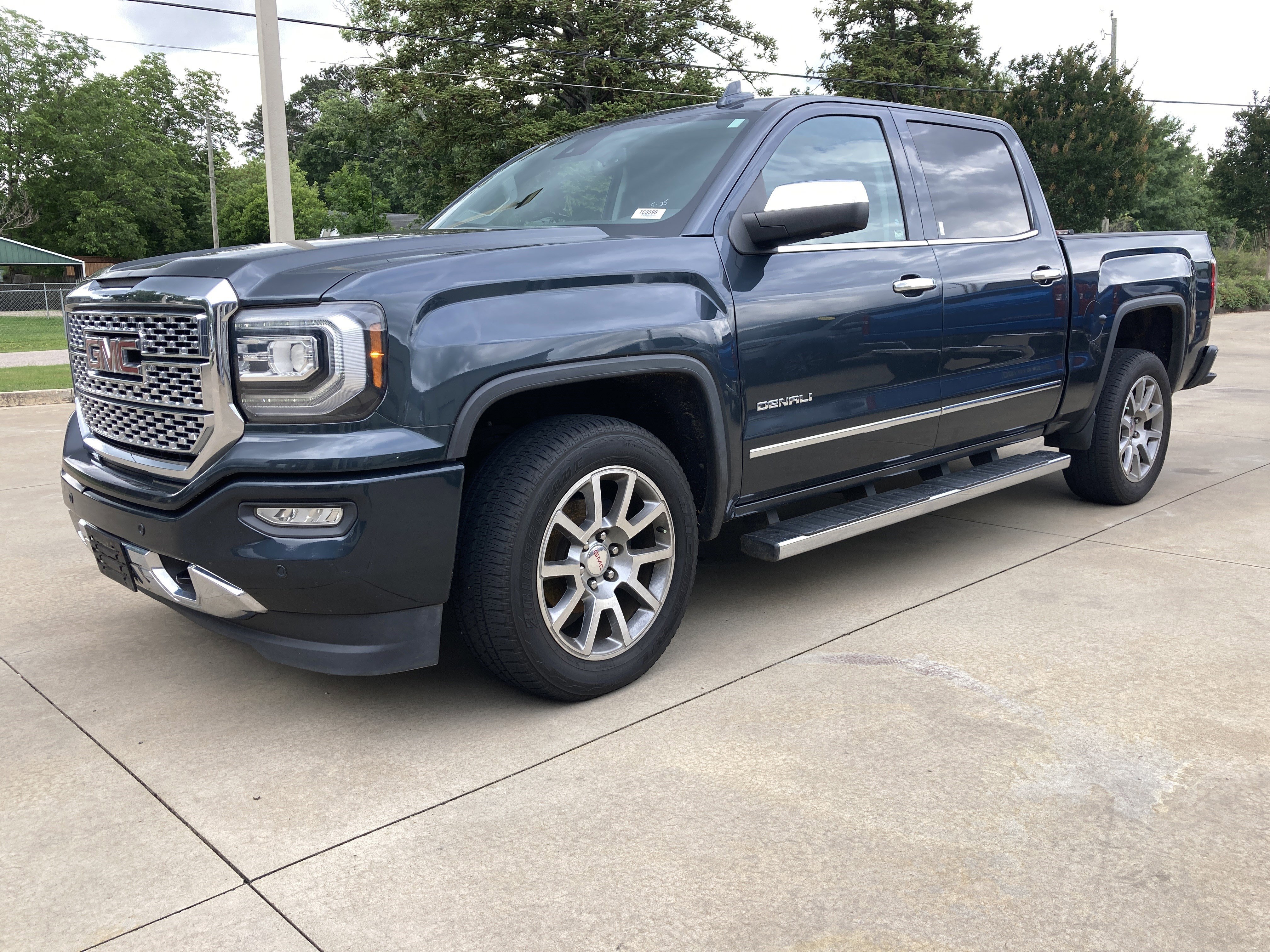 2017 GMC Sierra 4WD Crew Cab Short Box's photo