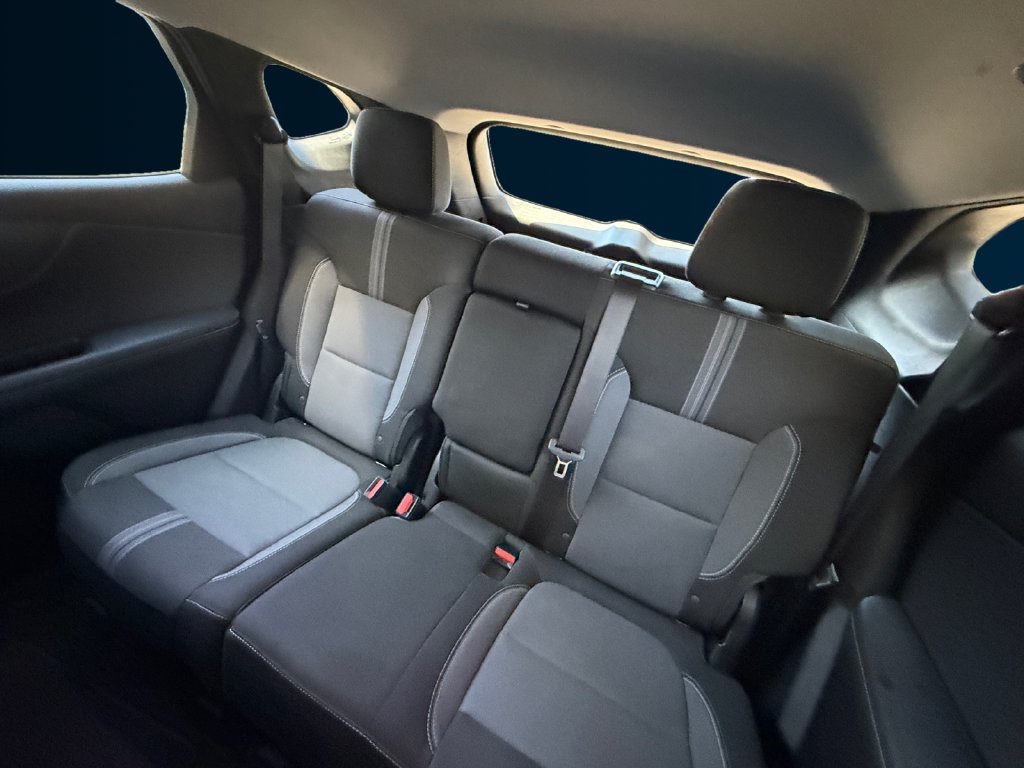 Used 2025 White Chevrolet LT image 16