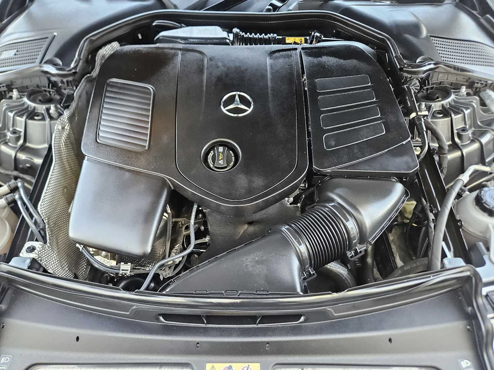 Used 2023 MANUFAKTUR Selenite Grey Magno Mercedes-Benz C 300 image 23