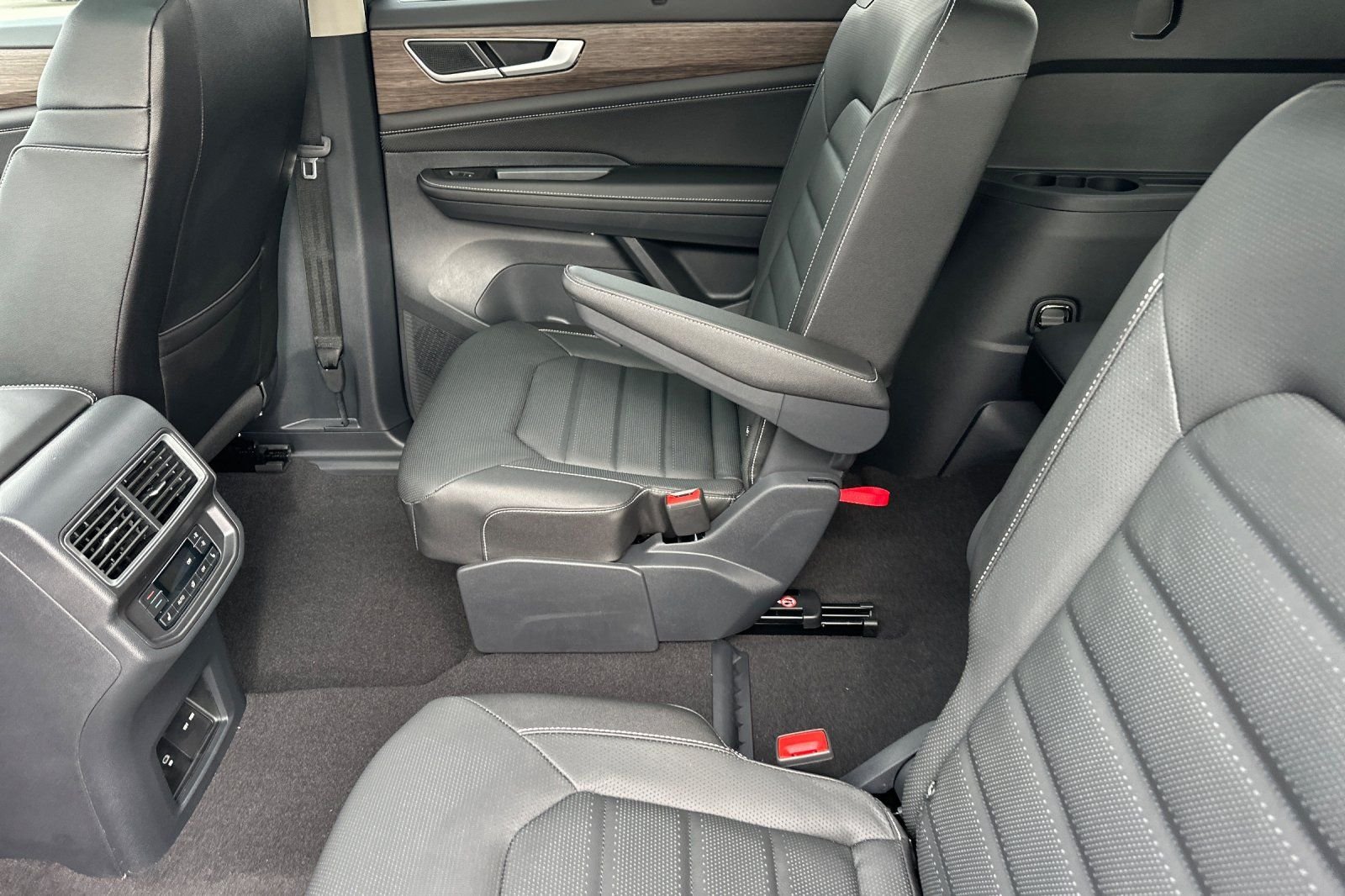 New 2026 Avocado Green Pearl Volkswagen SEL image 12