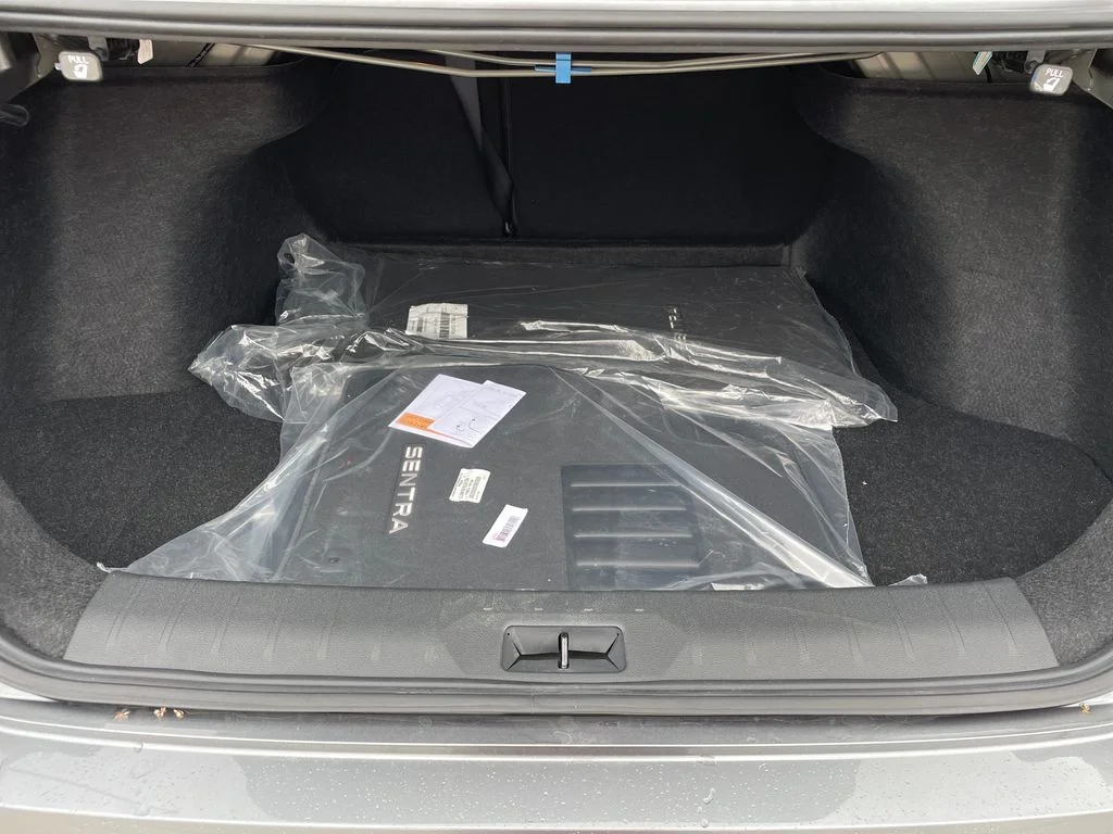 Used 2026 Gray Nissan SR image 23
