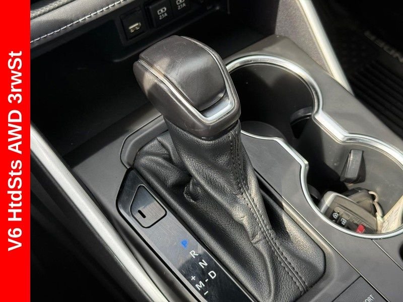 Used 2020 Moon Dust Toyota XLE image 26
