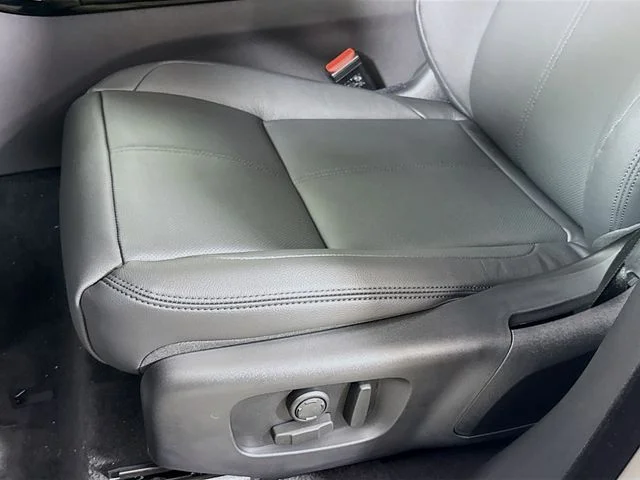 New 2026 Fuji White Land Rover S image 22