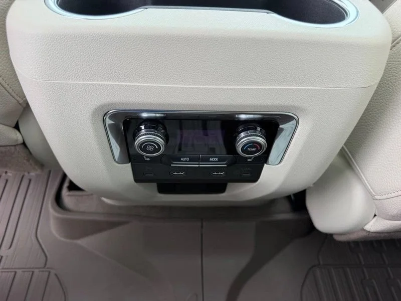 2026 GMC Yukon Denali - Photo 12