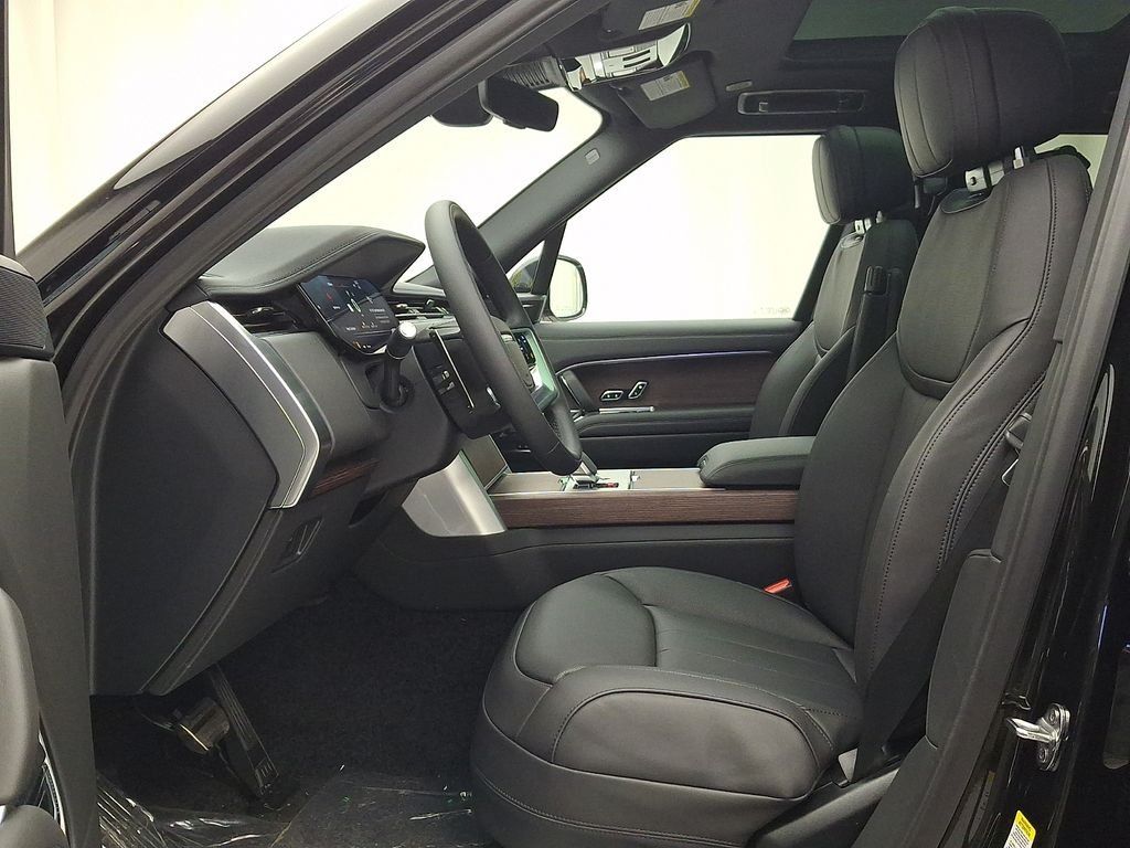 New 2026 Santorini Black Land Rover SE image 11