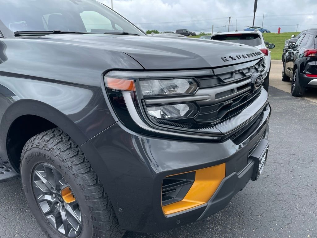 Used 2025 Gray Ford Tremor image 34