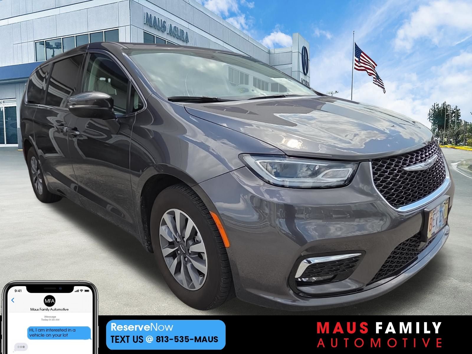 2023 Chrysler Pacifica Hybrid Touring L Hybrid's photo