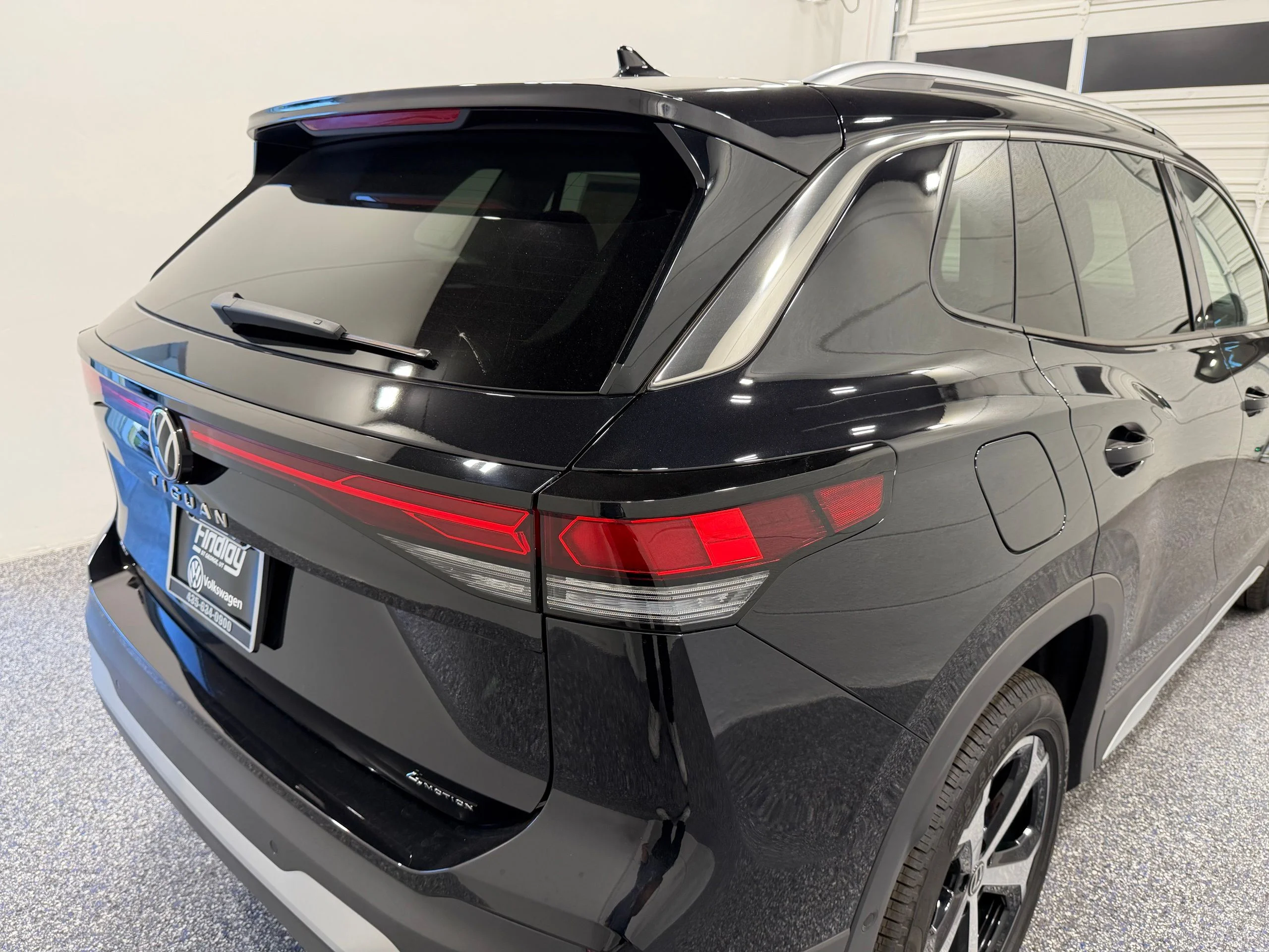 New 2026 Black Volkswagen 2.0T SE image 17