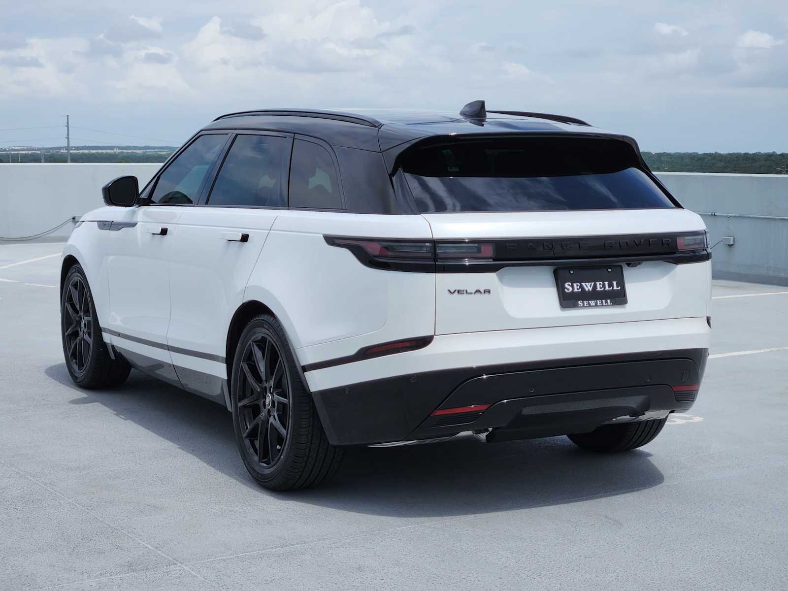 New 2026 Ostuni Pearl White LAND ROVER Belgravia Edition image 7