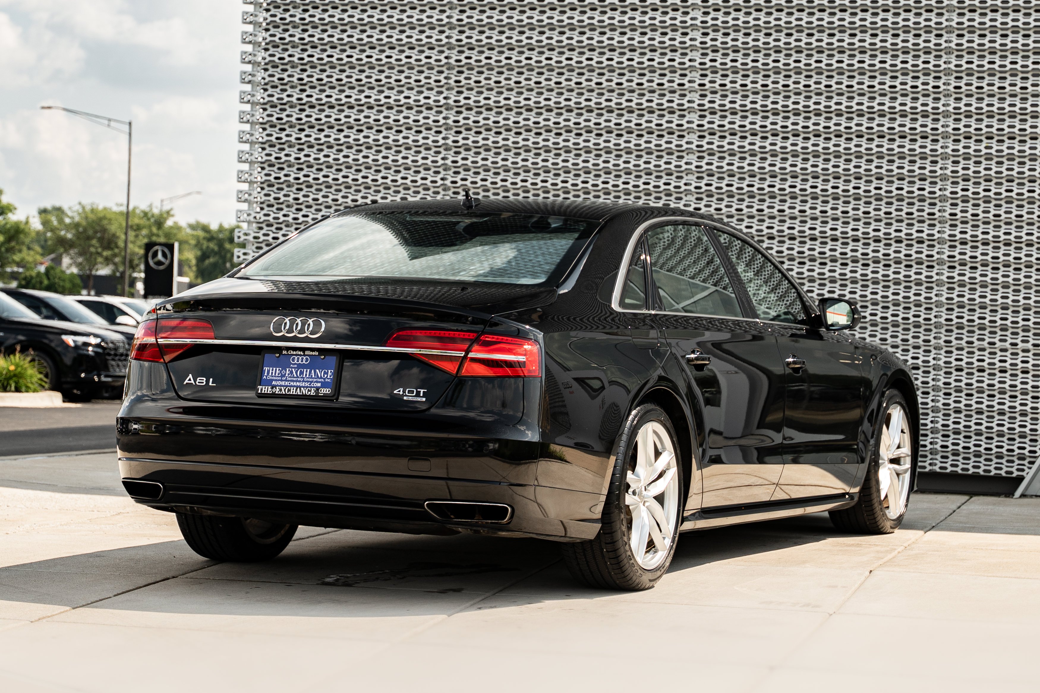 Used 2017 Mythos Black Metallic Audi Sport image 4