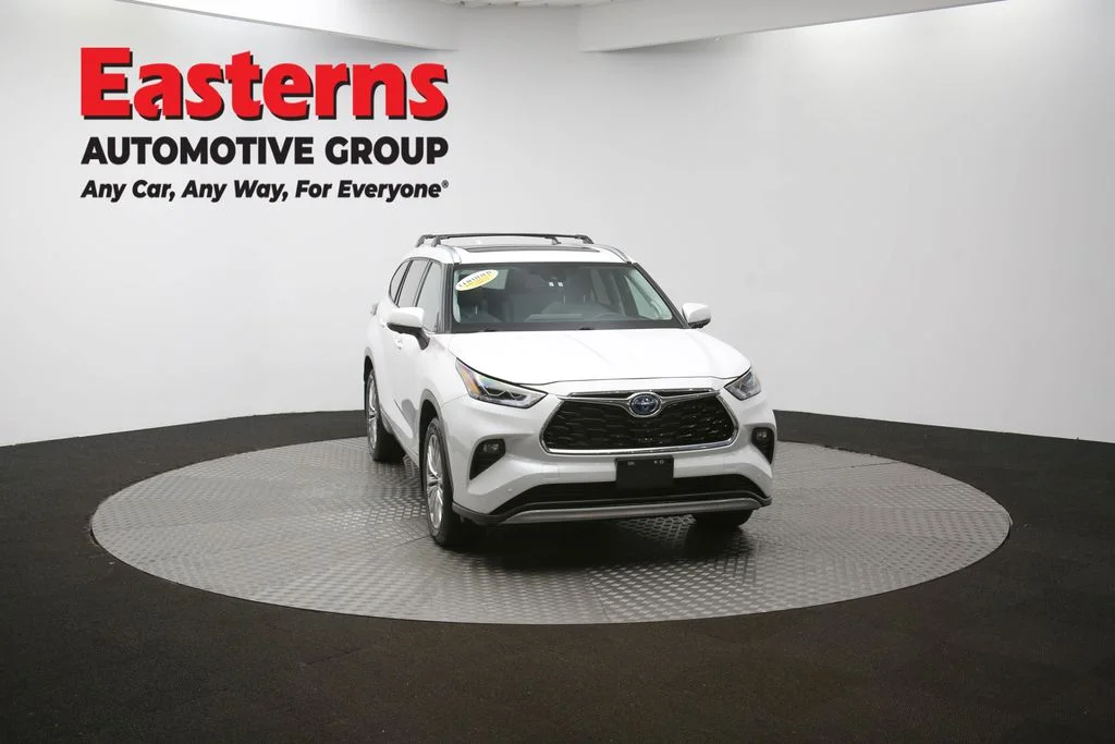 Used 2024 Beige Toyota Platinum image 57