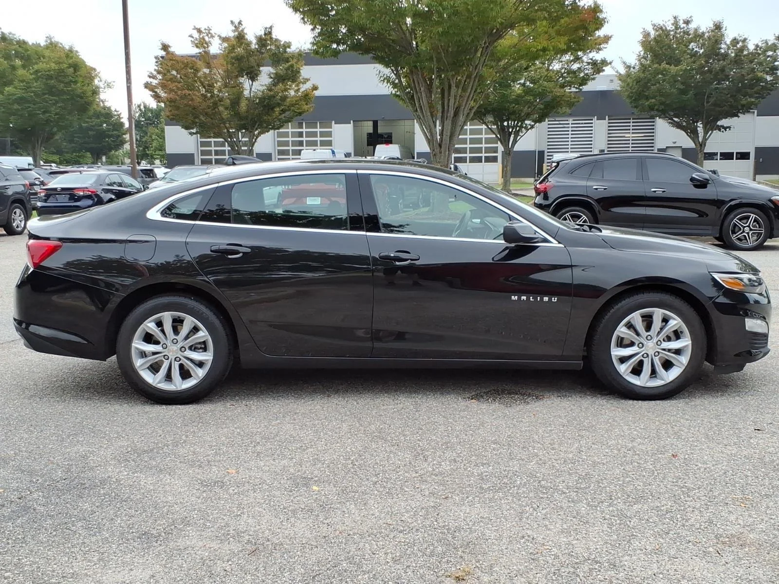 Used 2025 Mosaic Black Metallic Chevrolet LT image 7