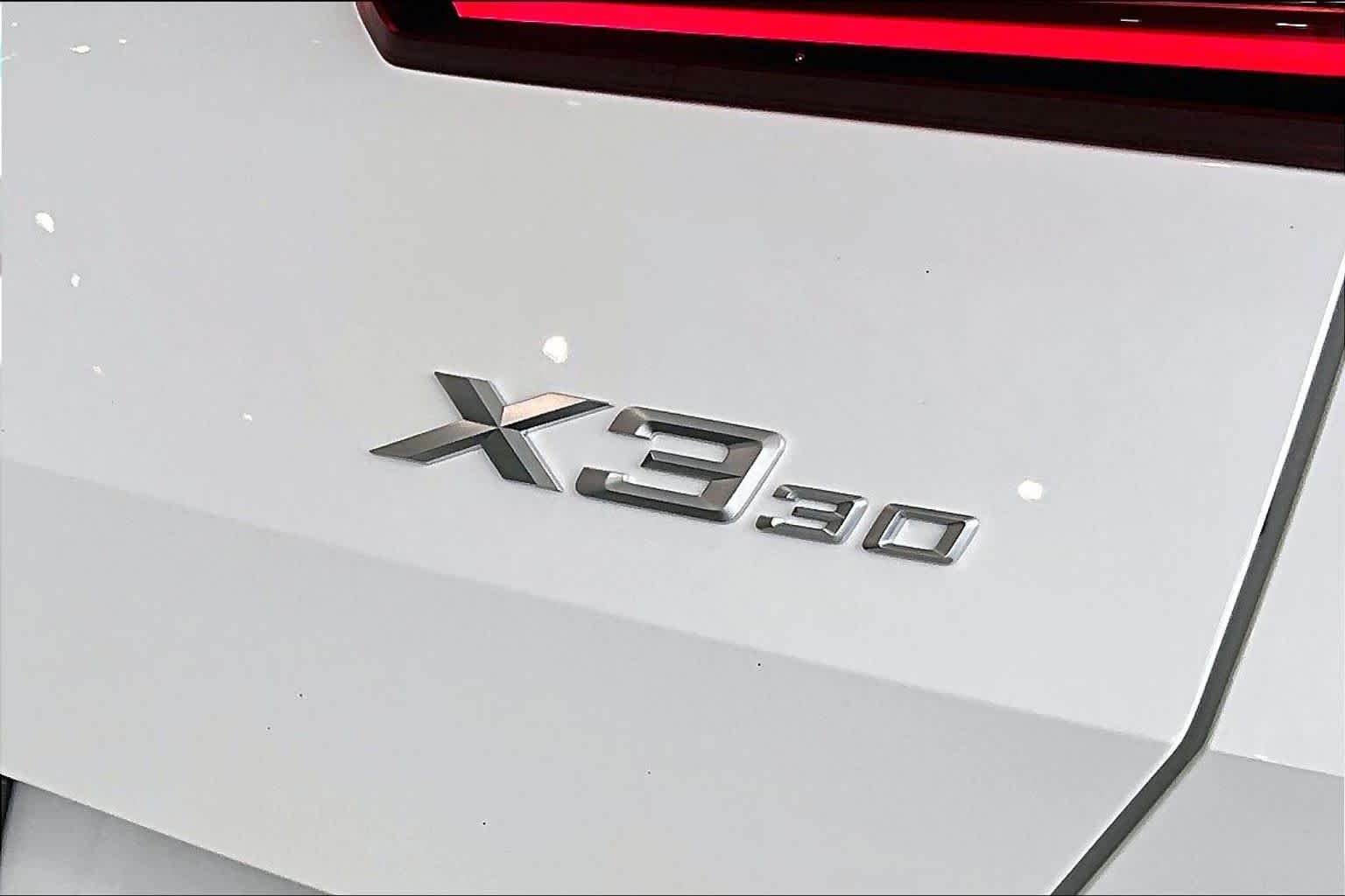 New 2026 Mineral White Metallic BMW 30 xDrive image 16