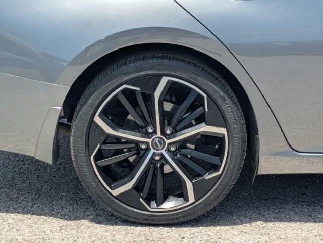Used 2024 Gray Nissan 2.5 SR image 11