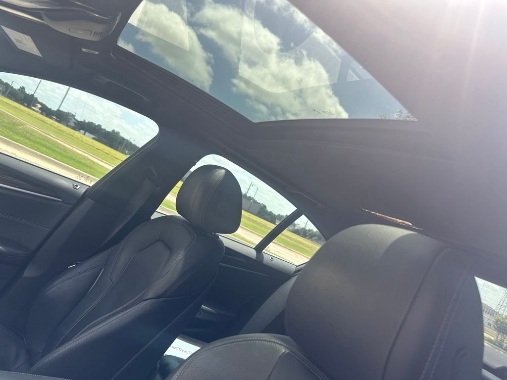 Used 2019 Black BMW 530i xDrive image 11
