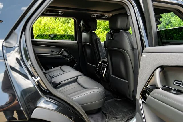 New 2026 Santorini Black Land Rover SE image 48