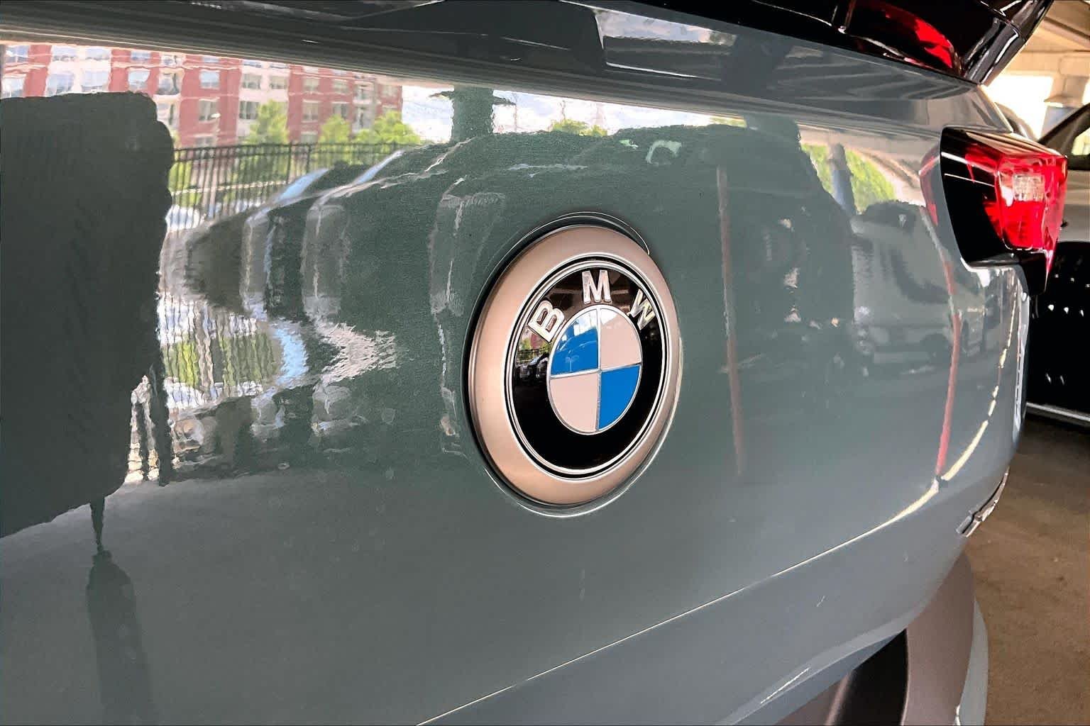 Used 2026 Cape York Green Metallic BMW xDrive28i image 30