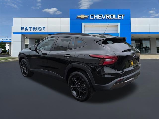 Used 2024 Mosaic Black Metallic Chevrolet ACTIV image 8