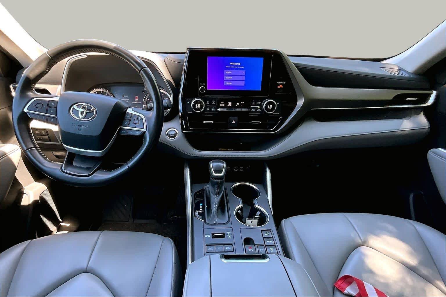 Used 2023 Wind Chill Pearl Toyota XLE image 15