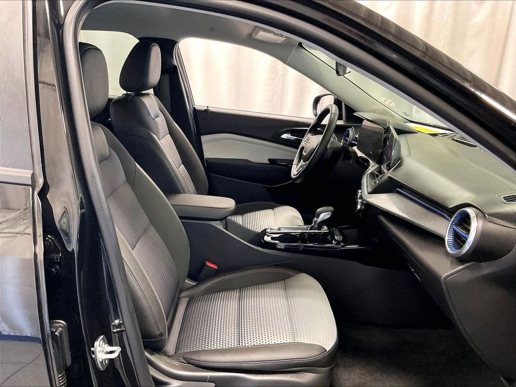 Used 2025 Black Chevrolet LT image 11