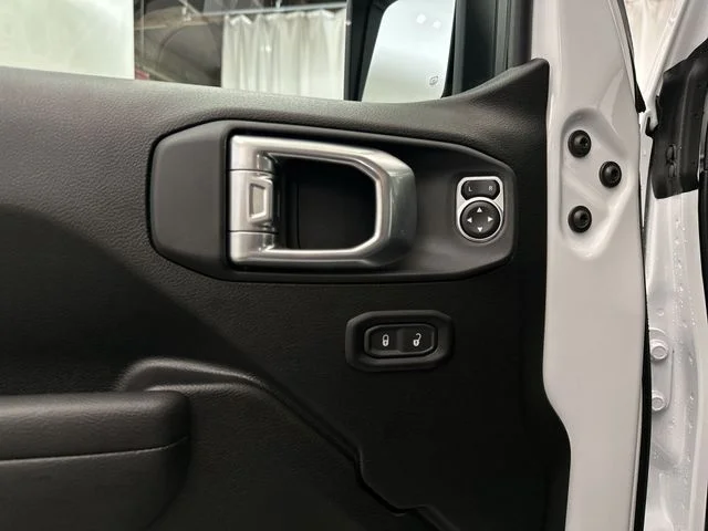New 2027 Bright White Clearcoat Jeep Rubicon image 17
