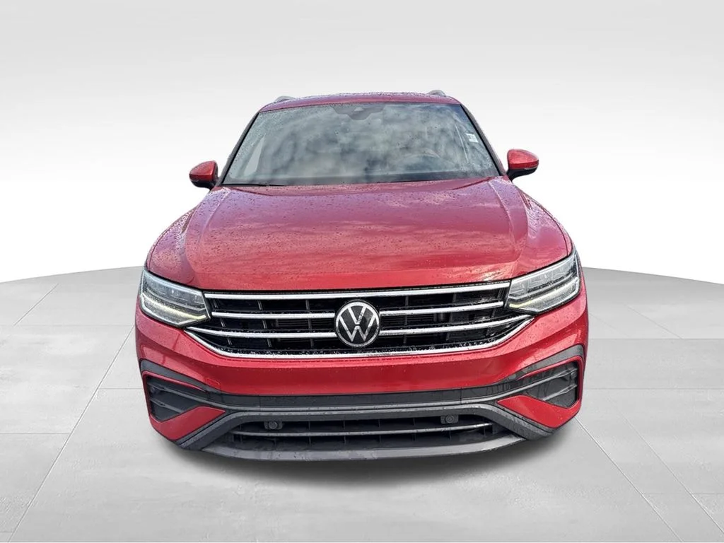 Used 2022 Red Volkswagen 2.0T SE image 9