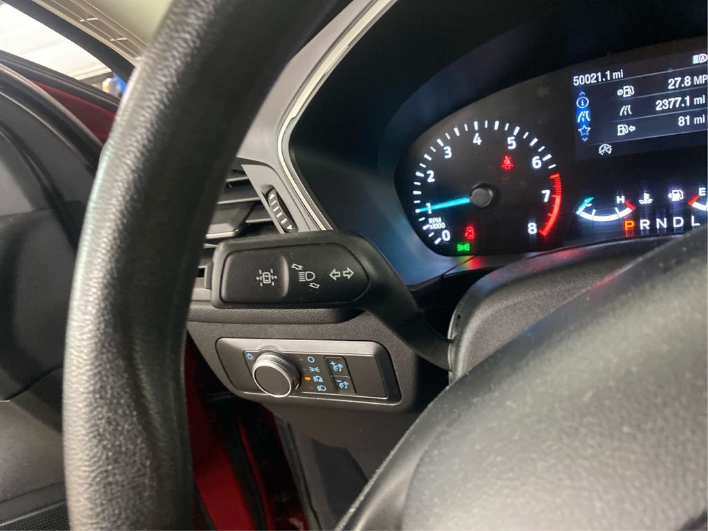 Used 2021 Red Ford SE image 17