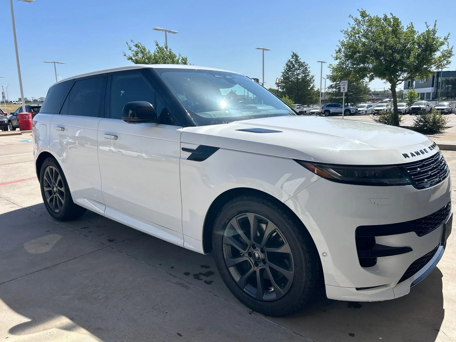 Used 2024 White Land Rover Dynamic SE image 4