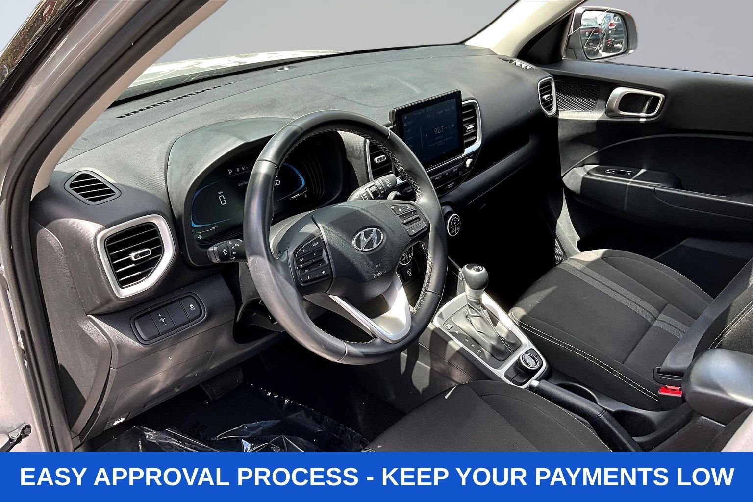 Used 2025 Silver Hyundai SEL image 22